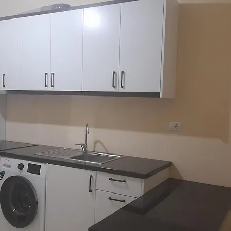 Taso'S Apartments Lukovë